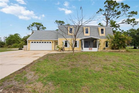 House in Port Charlotte, Florida 3 bedrooms, 204.01 sq.m. № 2213835