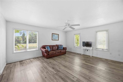 Villa ou maison à vendre à Port Charlotte, Floride: 3 chambres, 204.01 m2 № 2213835 - photo 17