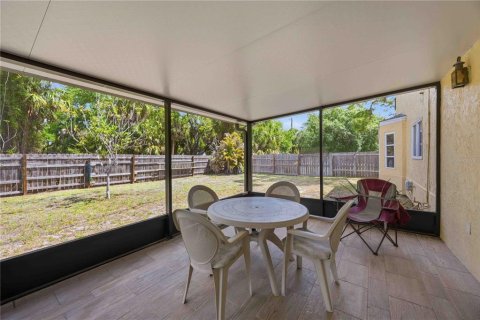 Villa ou maison à vendre à Port Charlotte, Floride: 3 chambres, 204.01 m2 № 2213835 - photo 5
