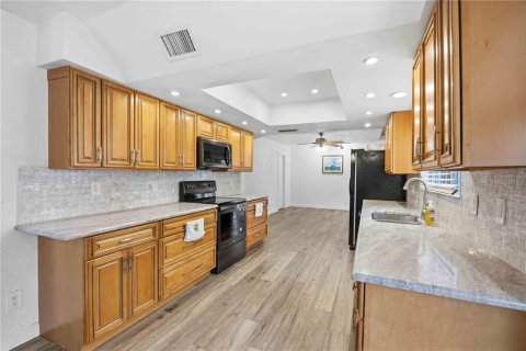 Villa ou maison à vendre à Port Charlotte, Floride: 3 chambres, 204.01 m2 № 2213835 - photo 14