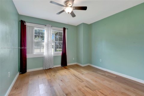 House in Sebring, Florida 4 bedrooms, 200.39 sq.m. № 1814409 - photo 21