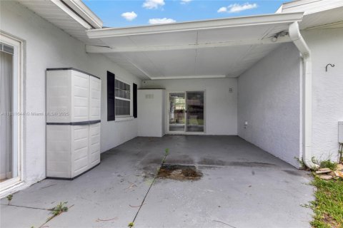 House in Sebring, Florida 4 bedrooms, 200.39 sq.m. № 1814409 - photo 27