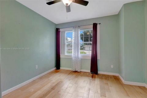 House in Sebring, Florida 4 bedrooms, 200.39 sq.m. № 1814409 - photo 22