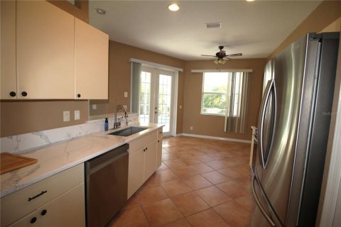 Villa ou maison à louer à North Port, Floride: 3 chambres, 146.41 m2 № 2427674 - photo 2