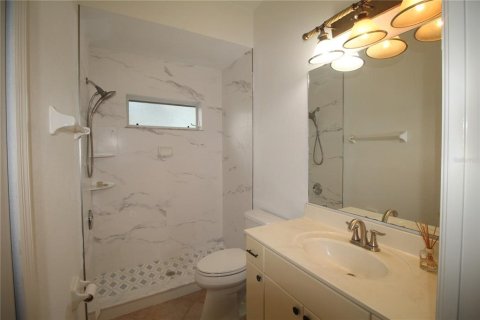 Villa ou maison à louer à North Port, Floride: 3 chambres, 146.41 m2 № 2427674 - photo 13