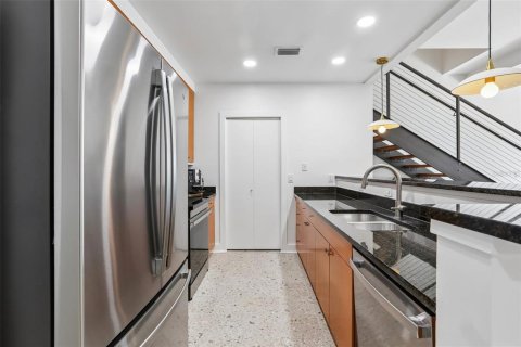 Condominio en venta en Saint Petersburg, Florida, 2 dormitorios, 133.97 m2 № 2200696 - foto 5