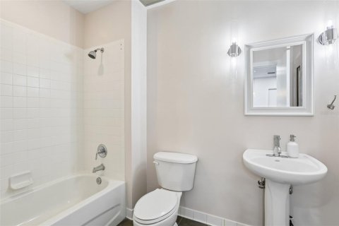 Condominio en venta en Saint Petersburg, Florida, 2 dormitorios, 133.97 m2 № 2200696 - foto 13