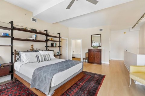 Condominio en venta en Saint Petersburg, Florida, 2 dormitorios, 133.97 m2 № 2200696 - foto 17