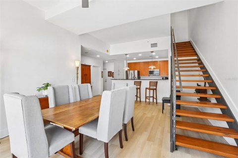 Condominio en venta en Saint Petersburg, Florida, 2 dormitorios, 133.97 m2 № 2200696 - foto 11