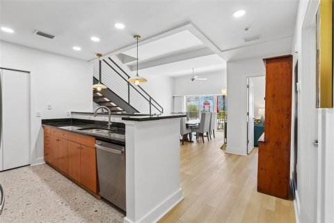 Condominio en venta en Saint Petersburg, Florida, 2 dormitorios, 133.97 m2 № 2200696 - foto 4