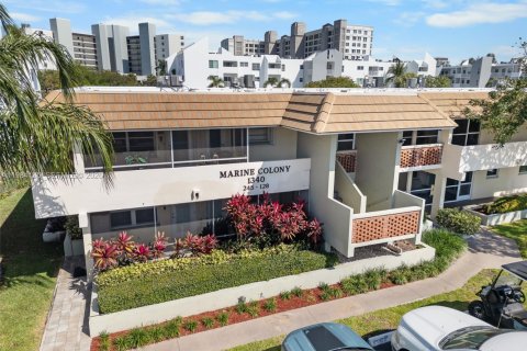 Copropriété à vendre à Pompano Beach, Floride: 2 chambres, 98.94 m2 № 2045494 - photo 23