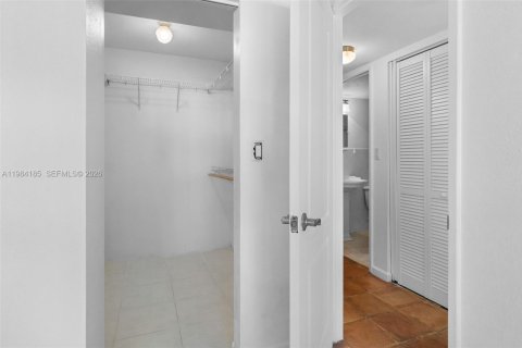 Copropriété à vendre à Pompano Beach, Floride: 2 chambres, 98.94 m2 № 2045494 - photo 16