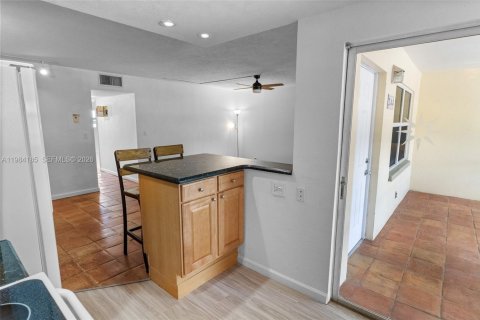 Copropriété à vendre à Pompano Beach, Floride: 2 chambres, 98.94 m2 № 2045494 - photo 10