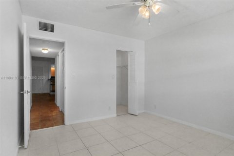 Copropriété à vendre à Pompano Beach, Floride: 2 chambres, 98.94 m2 № 2045494 - photo 14