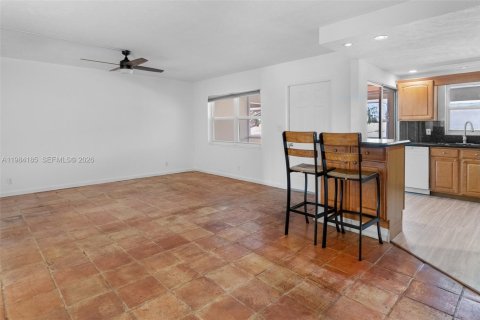 Copropriété à vendre à Pompano Beach, Floride: 2 chambres, 98.94 m2 № 2045494 - photo 7