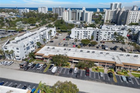 Copropriété à vendre à Pompano Beach, Floride: 2 chambres, 98.94 m2 № 2045494 - photo 29