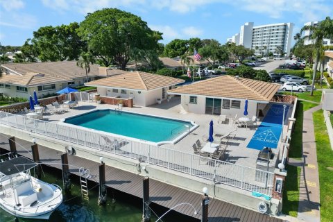 Copropriété à vendre à Pompano Beach, Floride: 2 chambres, 98.94 m2 № 2045494 - photo 25