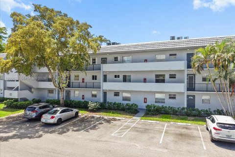 Кондоминиум с 2 спальнями в Тамарак, Флорида № 2065785