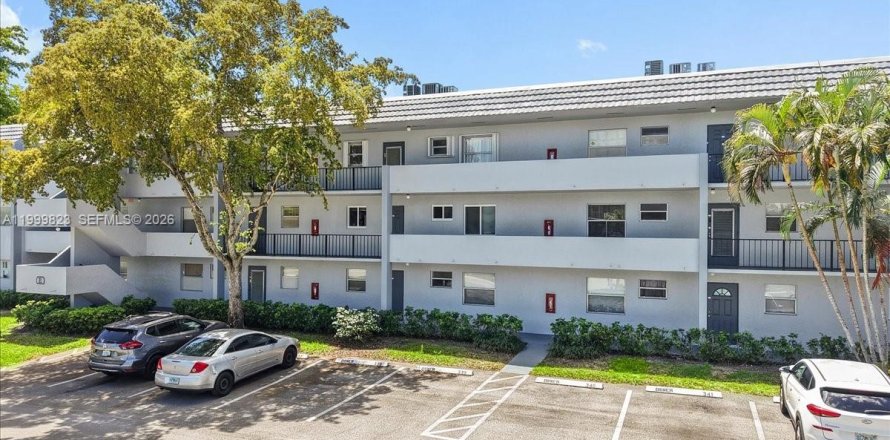 Кондоминиум с 2 спальнями в Тамарак, Флорида № 2065785