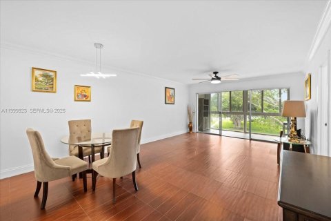 Купить кондоминиум в Тамарак, Флорида 2 спальни, 95.22м2, № 2065785 - фото 22