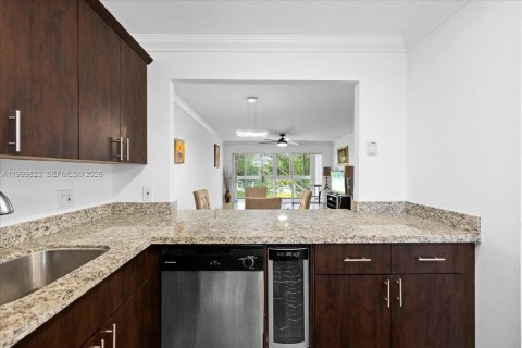 Купить кондоминиум в Тамарак, Флорида 2 спальни, 95.22м2, № 2065785 - фото 21