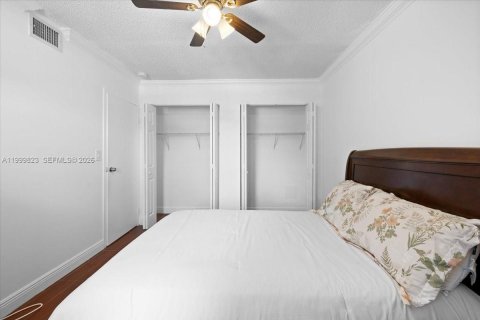 Купить кондоминиум в Тамарак, Флорида 2 спальни, 95.22м2, № 2065785 - фото 8