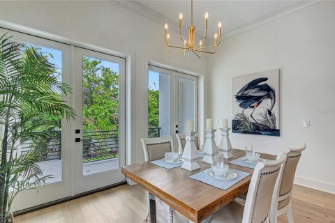 House in Tampa, Florida 5 bedrooms, 297.84 sq.m. № 2225526 - photo 19