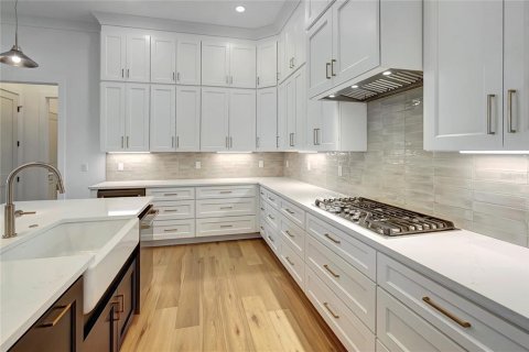 House in Tampa, Florida 5 bedrooms, 297.84 sq.m. № 2225526 - photo 29