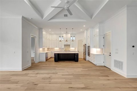 House in Tampa, Florida 5 bedrooms, 297.84 sq.m. № 2225526 - photo 23