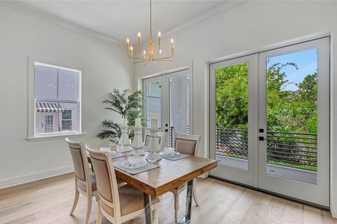 House in Tampa, Florida 5 bedrooms, 297.84 sq.m. № 2225526 - photo 18