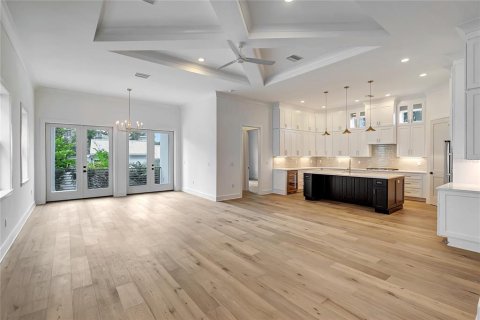 House in Tampa, Florida 5 bedrooms, 297.84 sq.m. № 2225526 - photo 22