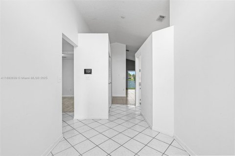 Villa ou maison à vendre à Miramar, Floride: 3 chambres, 110.09 m2 № 1948492 - photo 17