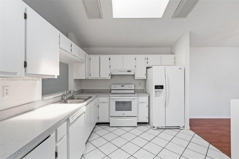 Villa ou maison à vendre à Miramar, Floride: 3 chambres, 110.09 m2 № 1948492 - photo 4