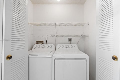 Villa ou maison à vendre à Miramar, Floride: 3 chambres, 110.09 m2 № 1948492 - photo 6