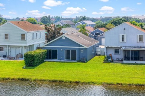 Villa ou maison à vendre à Miramar, Floride: 3 chambres, 110.09 m2 № 1948492 - photo 12