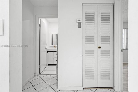 Villa ou maison à vendre à Miramar, Floride: 3 chambres, 110.09 m2 № 1948492 - photo 27