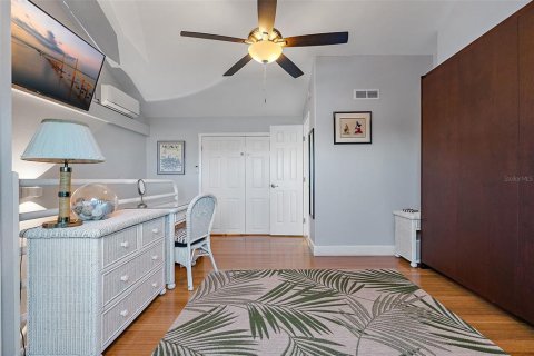 Townhouse in Tierra Verde, Florida 4 bedrooms, 176.98 sq.m. № 1539914 - photo 25