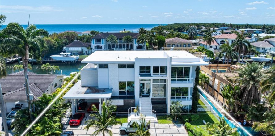 Casa en Coral Gables, Florida 6 dormitorios, 632.66 m2 № 1952276
