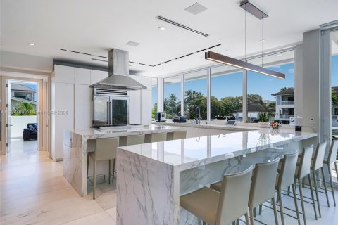 Casa en venta en Coral Gables, Florida, 6 dormitorios, 632.66 m2 № 1952276 - foto 14