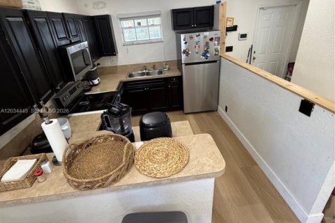 House in Fort Lauderdale, Florida 3 bedrooms, 92.07 sq.m. № 2169975 - photo 14