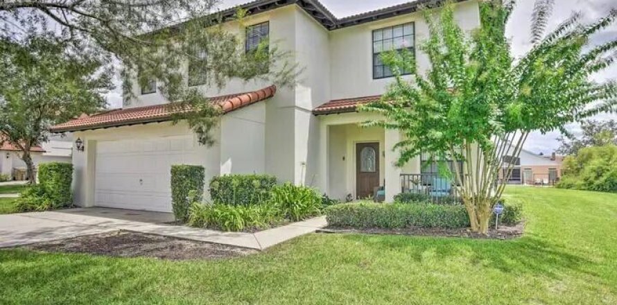 House in Clermont, Florida 4 bedrooms, 192.49 sq.m. № 2083750