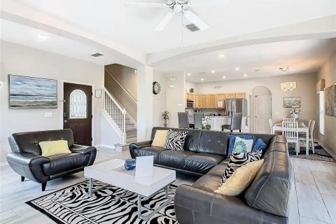 House in Clermont, Florida 4 bedrooms, 192.49 sq.m. № 2083750 - photo 5