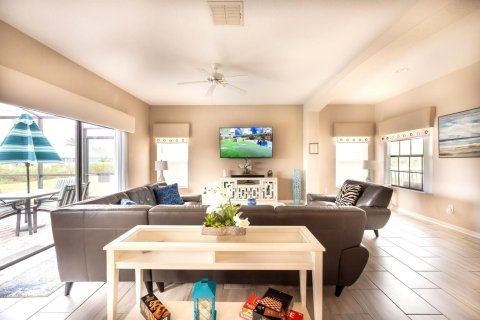 House in Clermont, Florida 4 bedrooms, 192.49 sq.m. № 2083750 - photo 6