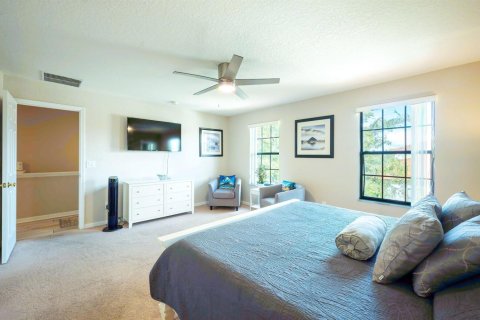 House in Clermont, Florida 4 bedrooms, 192.49 sq.m. № 2083750 - photo 13