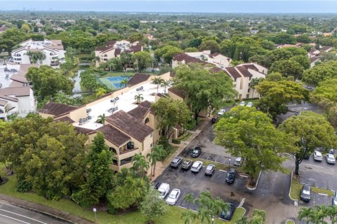 Condo in Miami, Florida, 2 bedrooms  № 1952773 - photo 26