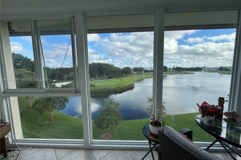 Condominio en venta en Coconut Creek, Florida, 1 dormitorio, 74.14 m2 № 1991277 - foto 3