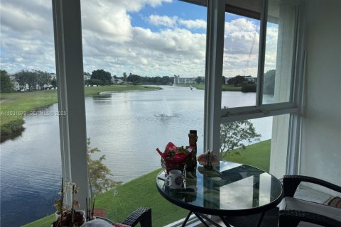 Condominio en venta en Coconut Creek, Florida, 1 dormitorio, 74.14 m2 № 1991277 - foto 1