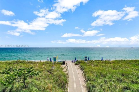 Condo à Bal Harbour, Floride, 3 chambres  № 2079799