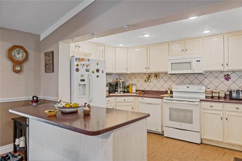 Villa ou maison à vendre à Kissimmee, Floride: 3 chambres, 160.54 m2 № 1514044 - photo 24