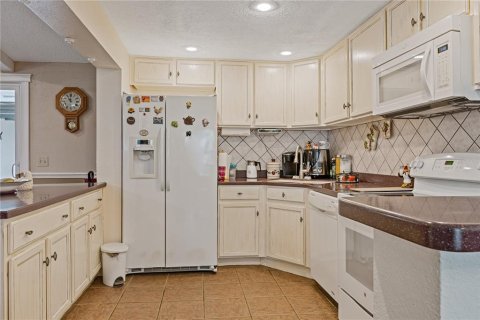 Villa ou maison à vendre à Kissimmee, Floride: 3 chambres, 160.54 m2 № 1514044 - photo 21